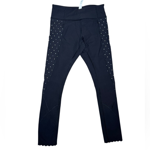 lululemon athletica Pants - LULULEMON Cropped Leggings Reflective Detail Scalloped Hem Size 4